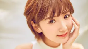 黄色调美女毛晓彤图片_13