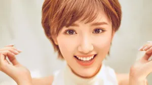 黄色调美女毛晓彤图片_14
