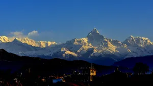 尼泊尔雪山风景图片壁纸_2