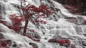5k高清山间瀑布图片壁纸_8