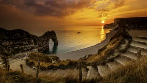 黄昏海边夕阳残阳图片_19