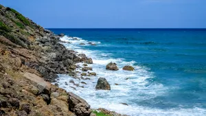 大海边岩石景色桌面壁纸_5