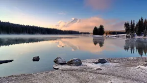 加拿大双杰克湖风景桌面壁纸_4
