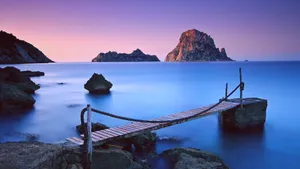 傍晚蓝色湖泊风景图片壁纸_4