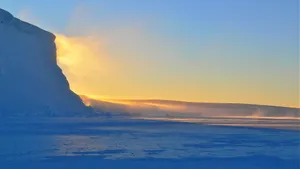南极洲雪山雪景图片_2