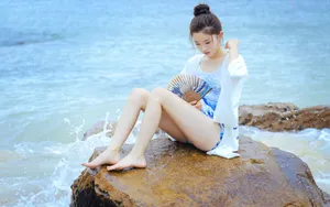 海边清纯可人美女壁纸_3