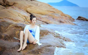 海边清纯可人美女壁纸_4