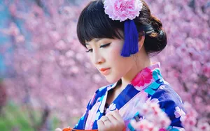 桃花花海中的和服美女图片壁纸_3