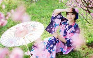桃花花海中的和服美女图片壁纸_4