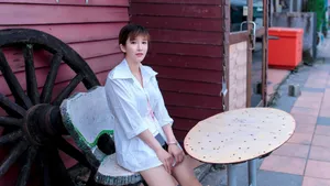 甜美白嫩美女桌面壁纸_3