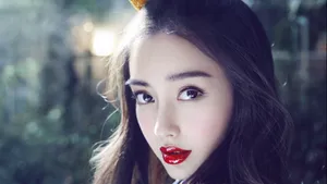 杨颖angelababy《时尚芭莎》写真壁纸_2