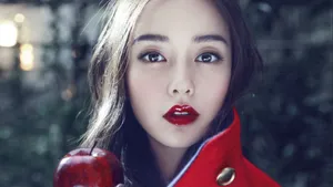 杨颖angelababy《时尚芭莎》写真壁纸_4