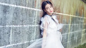 张馨予性感婚纱摄影壁纸_2