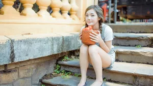 清新白嫩美女桌面壁纸_6