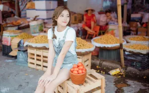 甜美白皙美女图片壁纸