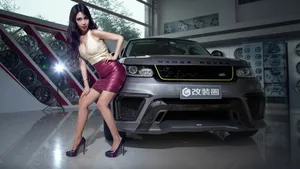 路虎揽胜运动版美女模特图片_3