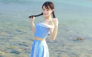 夏日海边少女美女图片