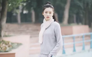 武大校花黄灿灿图片壁纸