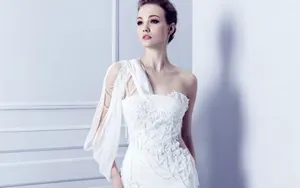 美女玉兰花礼服图片壁纸_4