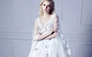 美女玉兰花礼服图片壁纸_5