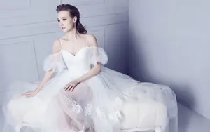 美女玉兰花礼服图片壁纸_9