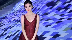 景甜美女性感图片_5