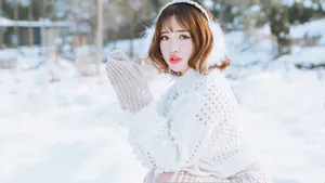 美丽冻人雪地美女图片