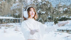 美丽冻人雪地美女图片_6