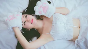 漂亮稚气美女私房照_10