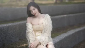 白嫩美女图片壁纸_2