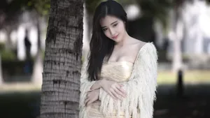 白嫩美女图片壁纸_6