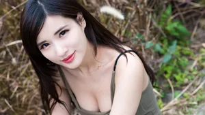 性感邻家可爱美女生活照_4
