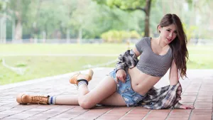 丰满美女图片壁纸_2