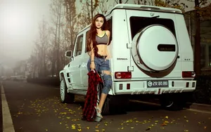奔驰G63 AMG 美女模特壁纸_5