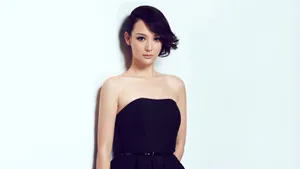演员杨舒图片桌面壁纸_5