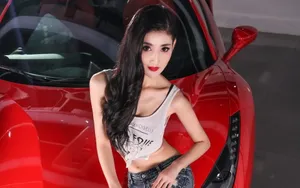 法拉利488美女车模壁纸_2