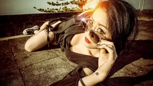 个性酷美女图片壁纸_12