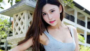 小蛮腰美女图片壁纸_4