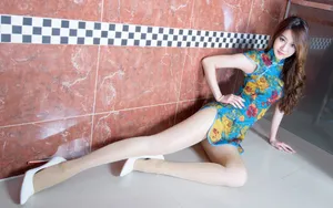 极品美腿模特美女图片_11