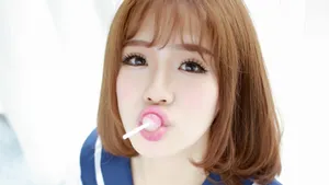 高清美女女生头像图片_6