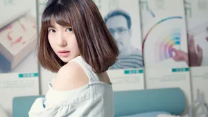 丰腴白嫩美女图片