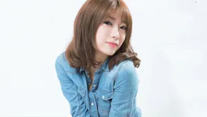 牛仔粉嫩女生写真图片壁纸_7