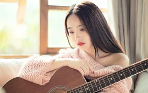 吉他文雅气质美女图片