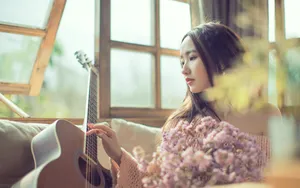 吉他文雅气质美女图片_3