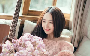 吉他文雅气质美女图片_5