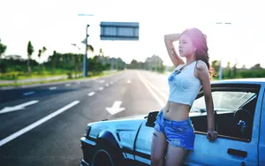 青春凹凸性感美女车模壁纸_2