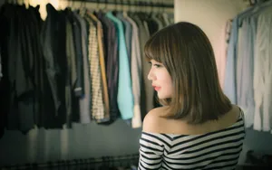漂亮大眼美女生活壁纸_25