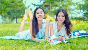 美女闺蜜头像壁纸_3
