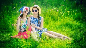 美女闺蜜头像壁纸_6