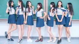 青春校园制服美女壁纸_6